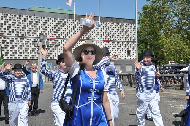 Die Funkenartillerie Blau-Weiß