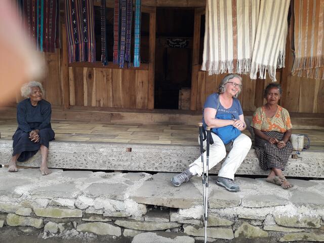 Manche trauen sich nicht so recht zum gemeinsamen Pläuschchen ran zu rücken, wenn scheinbar wichtige (gewichtige) Weisse angerückt sind