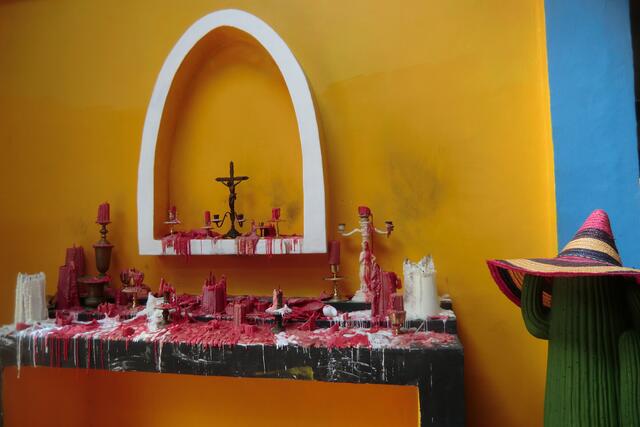 kleiner ästhetischer Hausaltar: ist das die Wa(h)re Frömmigkeit?