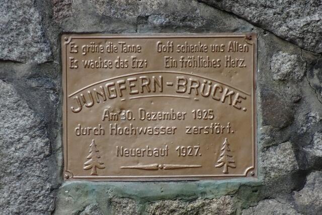 am gleichen Tag kam es durch die Bode in der Welterbestadt Quedlinburg zu einer gewaltigen Überschwemmung, durch die 1959 fertiggestellte Rappbodetalsperre gehören derartige große Überschwemmungen glücklicherweise der Vergangenheit an