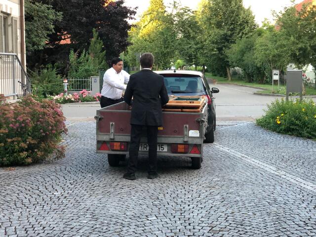 Patrozinium aus, Speckkreuzbittgang beendet, gemütliches Beisammensein zu Ende, Aufräumen ist angesagt.