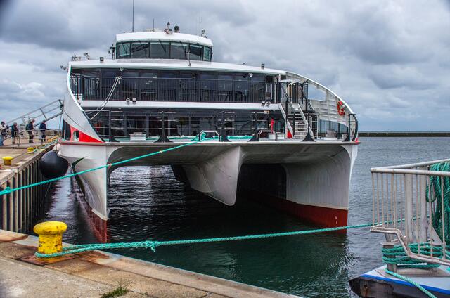 unser Katamaran - eine schnelle Verbindung nach Helgoland