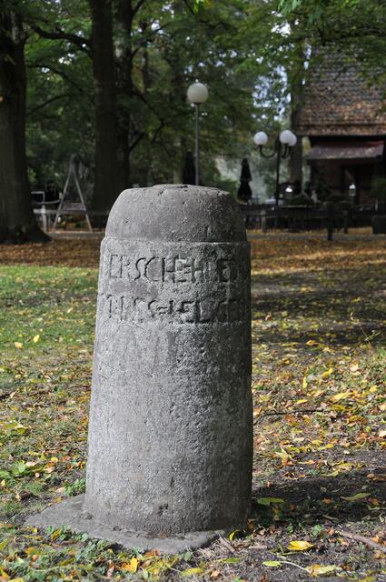 Historische Artefakte rund um die "Alte Mühle" im Hermann-Löns-Park.