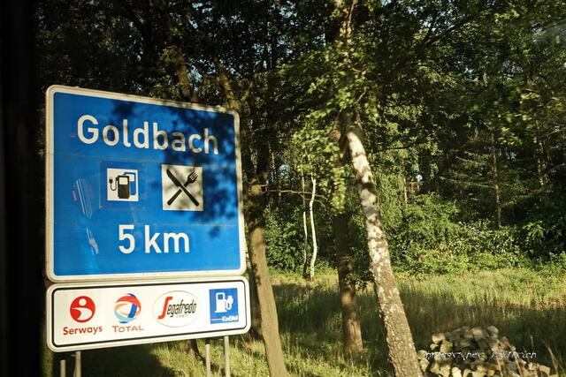 Busstop.....für das Vier-Gänge-Menue, ggg*!