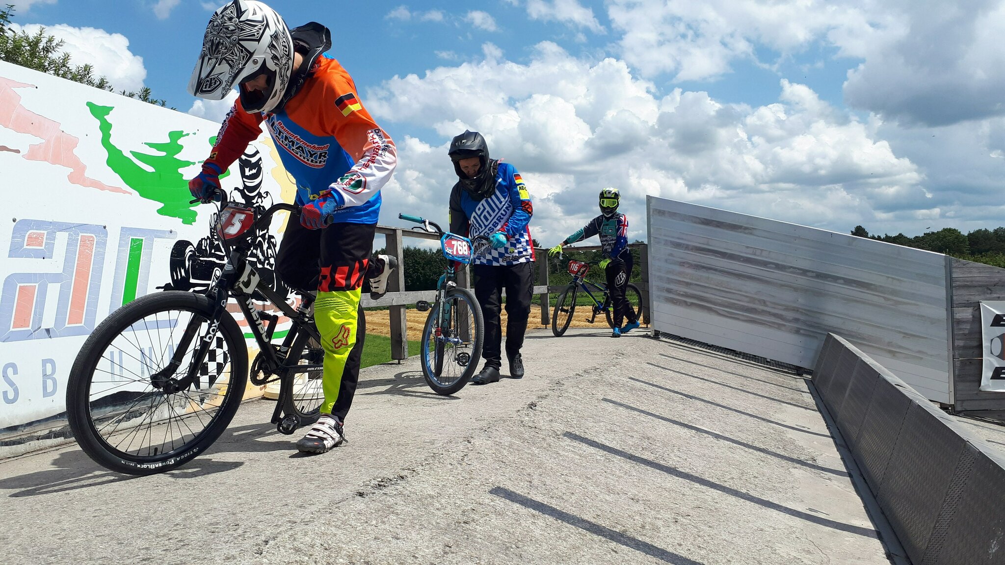 Der Countdown L uft Sieben BMX Sportler Des MAC K nigsbrunn E V Im der-countdown-l-uft-sieben-bmx-sportler-des-mac-k-nigsbrunn-e-v-im