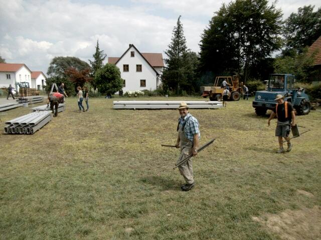 14:00 Uhr: Zeitplan eingehalten. Das Zelt ist weg!