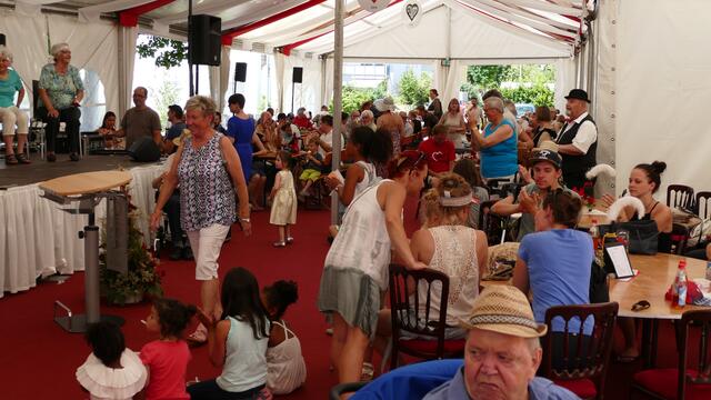 AWO Familienfest - Für jedes Alter war im großen Festzelt was geboten | Foto: Otto Müller