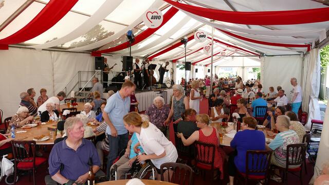 AWO Familie beim Jazzfrühstück - Engagement steckt an... | Foto: Otto Müller
