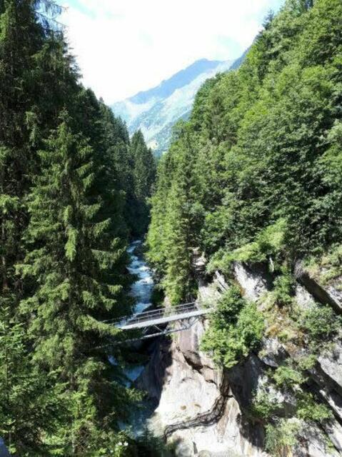 Brücke in der Tiefe der Schlucht | Foto: Kirsten Mauss
