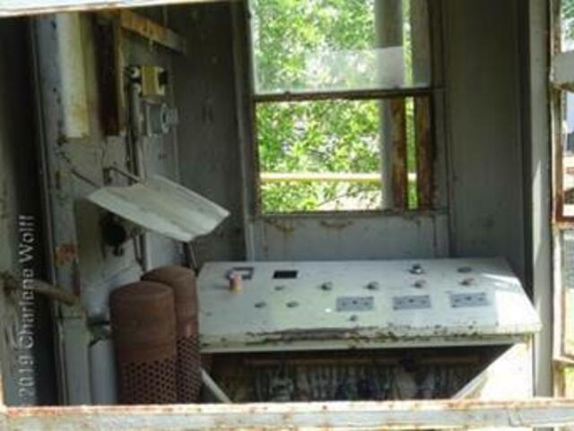 Ein altes Schalthäuschen