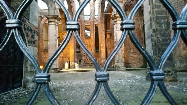 Ins Innere von St. Alban geschaut.