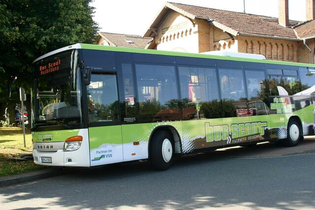 Moderner Linienbus des VSN
