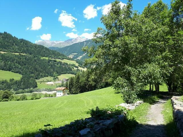 auf dem Europäischen Fernwanderweg E 5