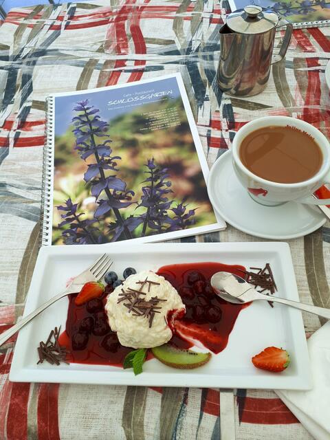 Ein himmlischer Genuss: Reis Trautmannsdorff mit Früchten