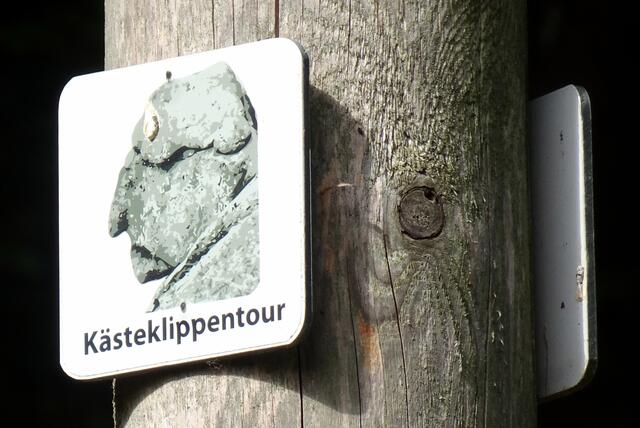 das Zeichen für die Klippentour mit dem "Alten vom Berge" (Kästeklippe)