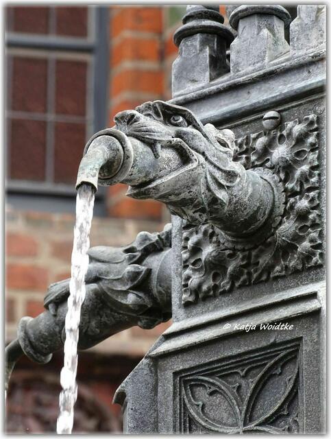 Drachenköpfe am Hase-Brunnen auf dem Marktplatz in Hannover (Foto: Katja Woidtke)