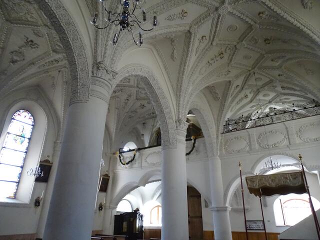 Säulen und Decke der Pfarrkirche St. Martin im Renaissancestil