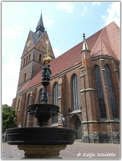 Hase-Brunnen und Marktkirche in Hannovers Altstadt (Foto: Katja Woidtke)