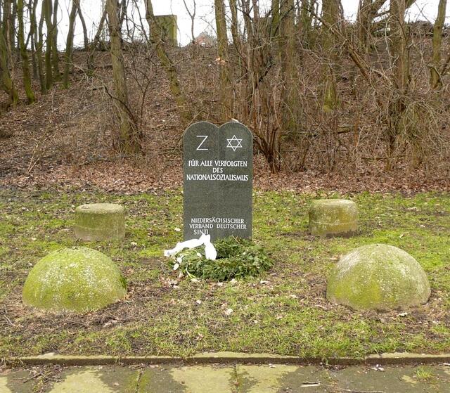 Mahnmal am Bahnhof Fischerhof