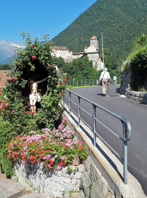 Auf dem Weg zum Schloss