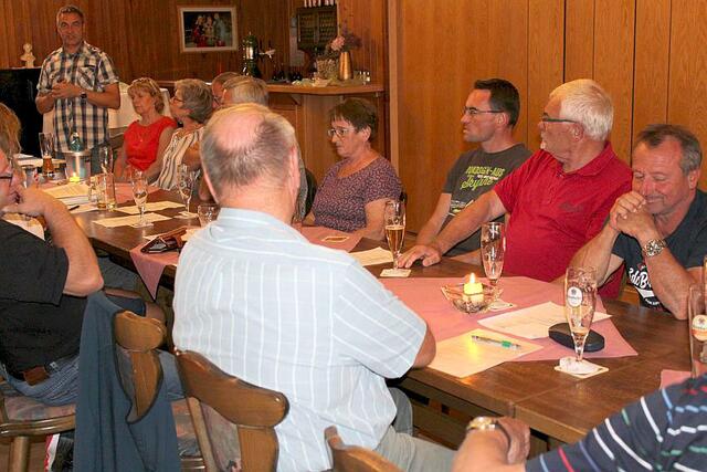 Blick in die gutbesuchte Versammlung | Foto: WgiR