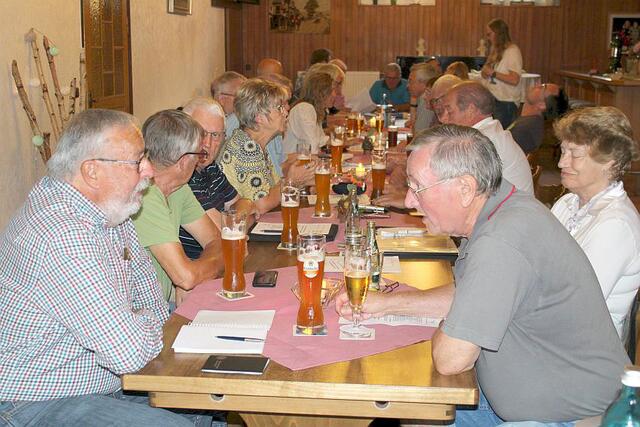 Blick in die gutbesuchte Versammlung | Foto: WgiR