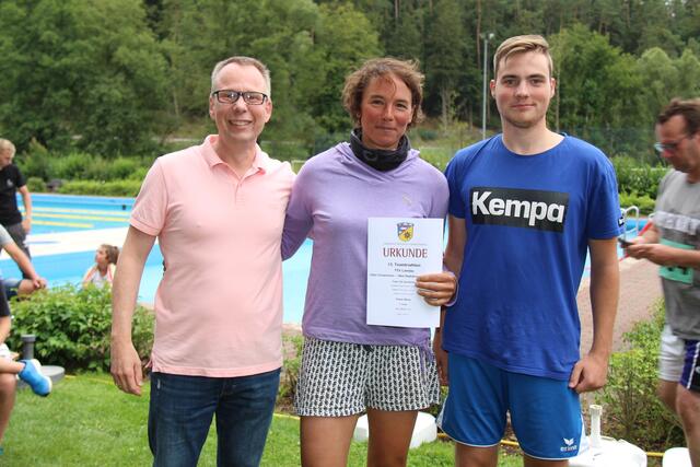 "Die Spontanen": Matthias Vössing mit den Kurzentschlossenen Julia Arnold und Fabian Stein (rechts).