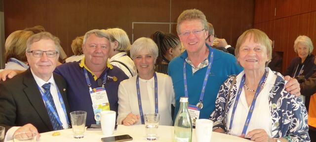 von links: PDG Bernhard Maisch, PDG Antonio Bettencourt (RC Chimoio, Mozambique), Inge Maisch, Ulrich König (PP RC Marburg-Schloß), Nela Bettencourt (RC Chimoio) - Was können wir tun für Mozambique nach dem Taifun "Idai"? | Foto: Bernhard Maisch