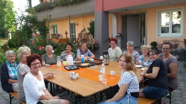 Nach getaner Arbeit gab es Kaffee und Kuchen.
