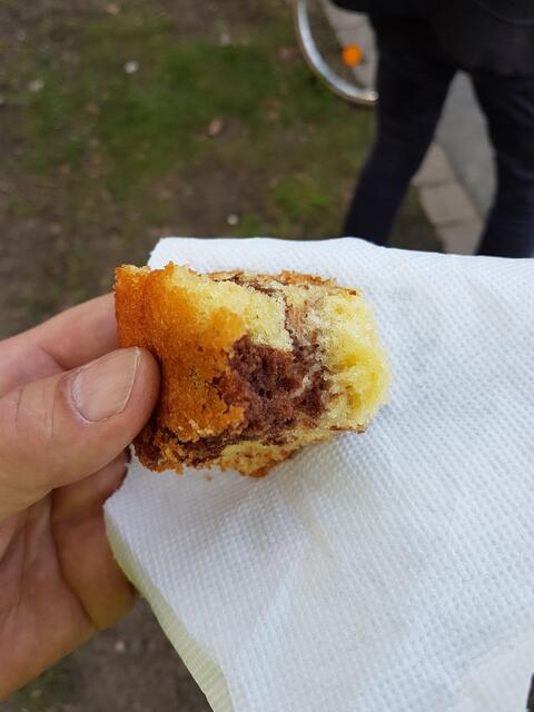 Den ganzen Kuchen gibt's auf dem nächsten Bild - zu sehen ...