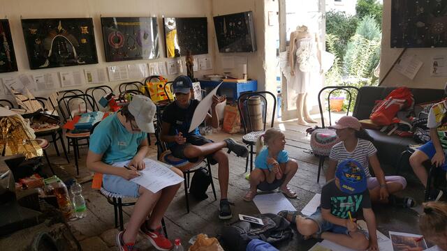 Das Ambiente der Alten Dorfschmiede Diedorf ist ideal geschaffen für solche Workshops und Aktivitäten. Auch auussenstehenden, Künstlern, Professoren oder allen Menschen, die etwas zu sagen und vermitteln haben, wird die Nutzung der Alten Dorfschmiede kostenlos angeboten