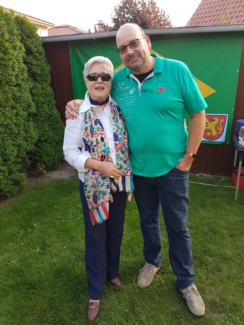 Regina Colin (links) und Jan Hülsmann (1. Vorsitzender des SFL e.V. und Initiator des Empfangs) die sich bereits 23 Jahre lang kennen und prima verstehen.