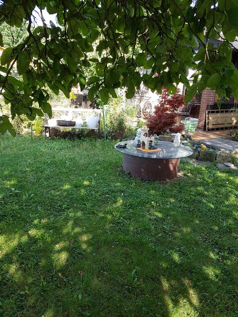 Im vorderen Garten Blickrichtung nach rechts