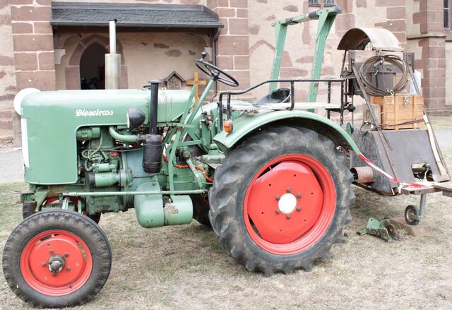 Fendt Dieselross mit Bandsäge