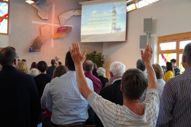 Freude auch bei den Gottesdienstbesuchern
