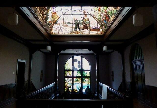 Treppenhaus in der Villa (Foto: WR)