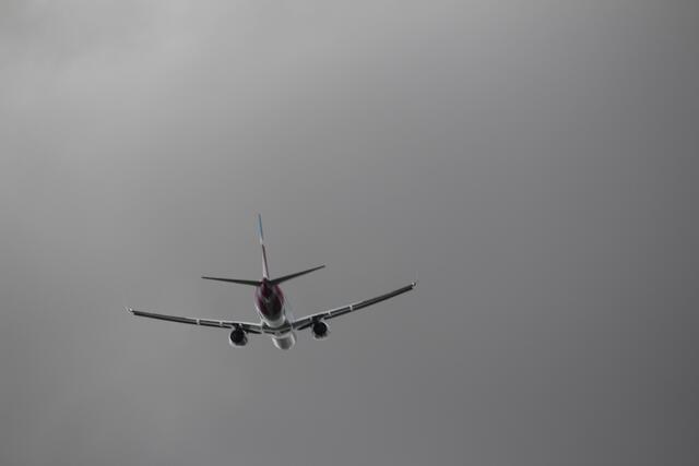 Dann tschüss und guten Flug.