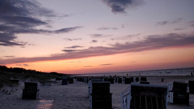 Der erste Abend - Der erste von vielen weiteren wunderbaren Sonnenuntergängen!