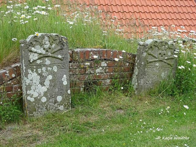Grabsteine auf dem Friedhof in Tating (Foto: Katja Woidtke)