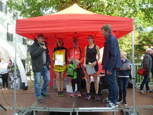 Siegerehrung Burgdorfer Spargel-Lauf 2019: 10,0 km.