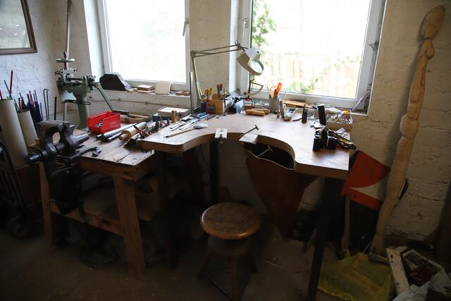 Alle Wünsche an künstlerisch gestalteten Schmuck in Gold und Silber, sowie Designarbeiten erfüllt Michael Hinterleitner