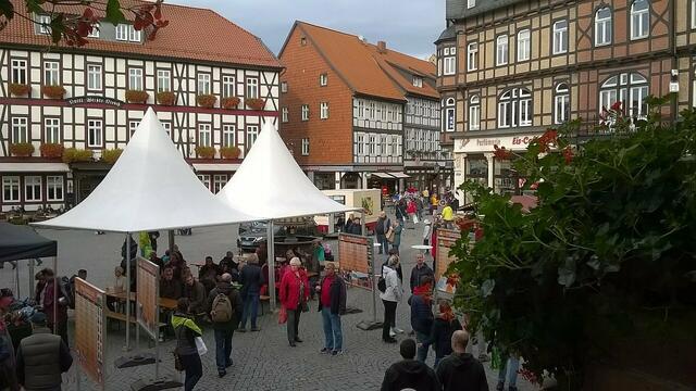 Nudelparty vor dem Rathaus.