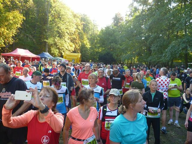 Startaufstellung 11 Kilometer hinter dem Spargelsprinter-Berichterstatter.