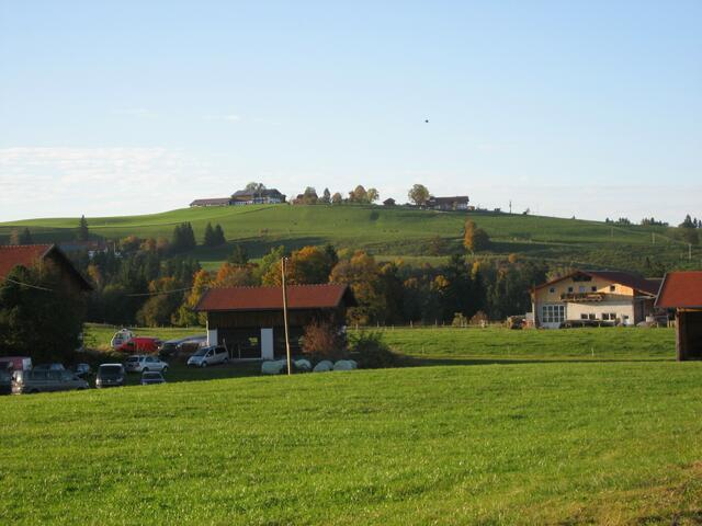 Weit oben am Berg die Kas-Alm.  Siehe letzte Radtour/Beitrag.