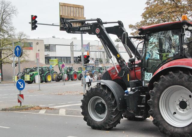 Am Sprengelmuseum treffen sich die Trecker aus allen Richtungen.
