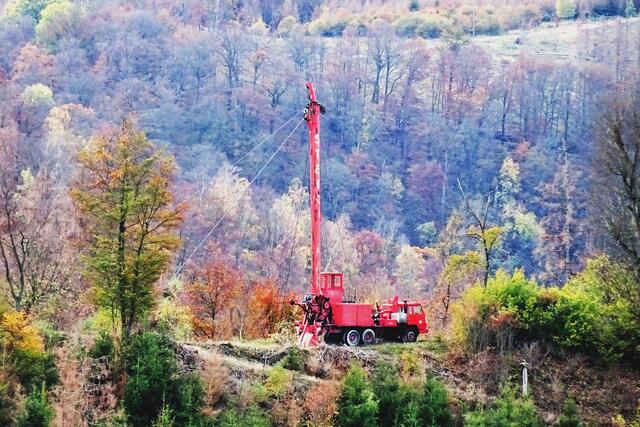 Seilkrananlage zur Holzbergung im schwierigen Gelände