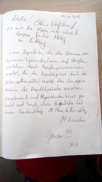 Bemerkenswerter Eintrag im Besucherbuch der Märzgefallenen