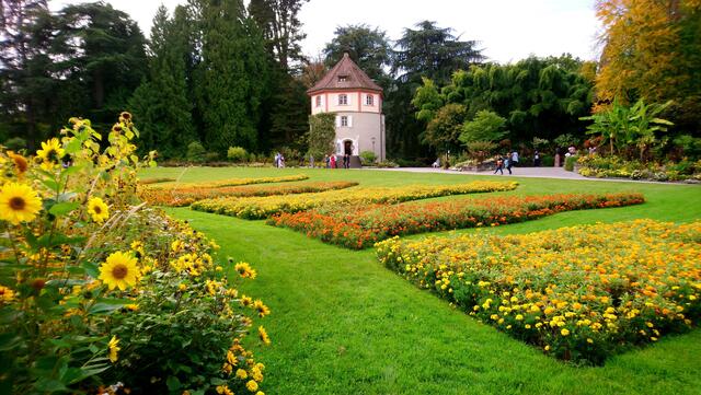 Gartenanlage vor dem Schloss