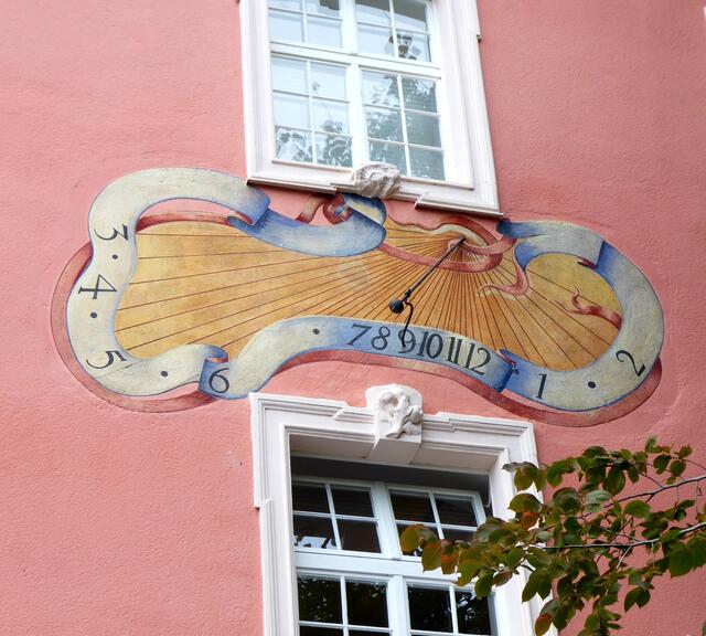 Interessante Sonnenuhr