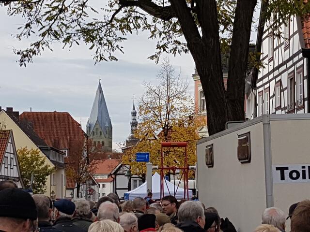 Auf die Dauer hilft Dir Power (Bild 1)! Die Überschlag-Schaukel des Faschbereichs Maschinenbau-Automatisierungstechnik Soest der Fachhochschule: Südwestfalen: https://www4.fh-swf.de/de/home/ueber_uns/standorte/so/fb_ma/index.php